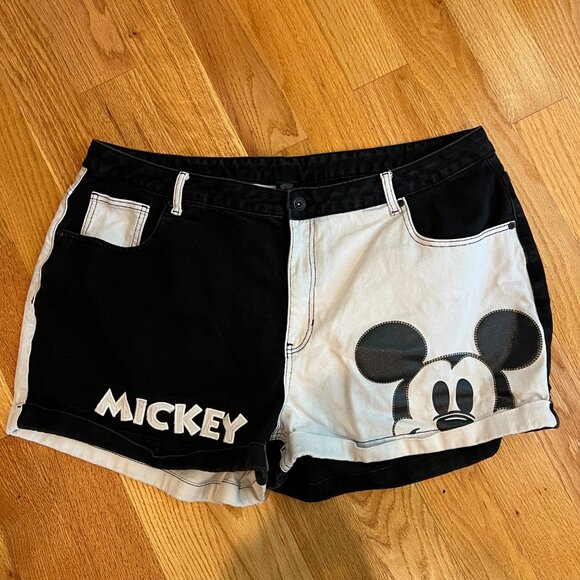 Disney Mickey Mouse Color Block White Black Shorts Plus Size 20 by Her Universe - Picture 4 of 10